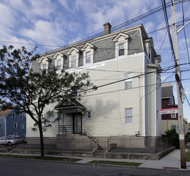 75 Hamilton St in Providence, RI - Foto de edificio - Building Photo