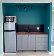 3235 SW 23rd St, Unit B in Fort Lauderdale, FL - Foto de edificio - Building Photo