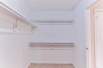 7110 Yardley Dr in Katy, TX - Building Photo - Building Photo