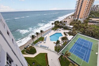 5200 N Ocean Dr, Unit 1004 in Riviera Beach, FL - Building Photo - Building Photo