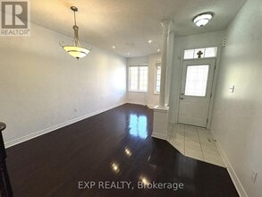 36 Frostbite Ln in Brampton, ON - Building Photo - Building Photo