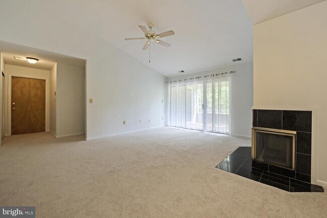 103 Sequoia Ct in Princeton, NJ - Foto de edificio - Building Photo