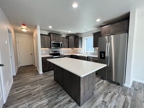 116 Marshall Lp in Bismarck, ND - Building Photo - Building Photo