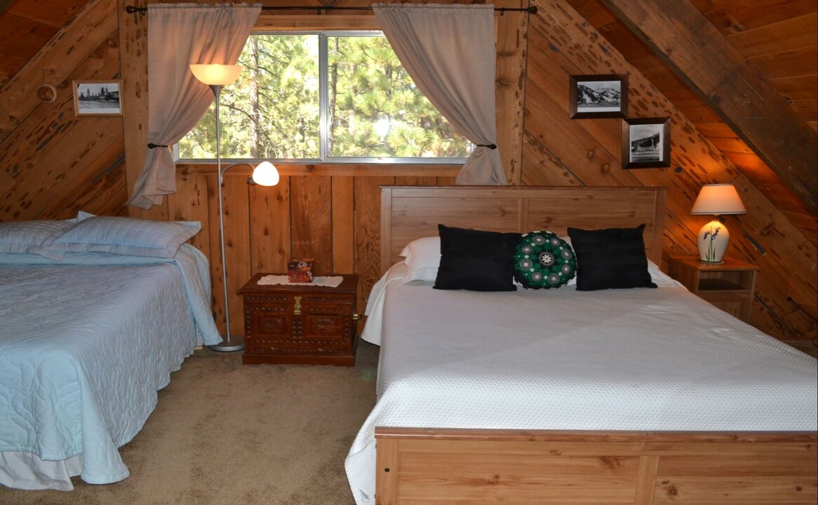 1366 Donner Ln in South Lake Tahoe, CA - Building Photo