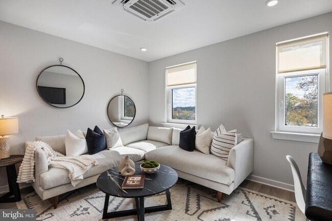 3449 Scotts Ln, Unit B319 in Philadelphia, PA - Building Photo - Building Photo