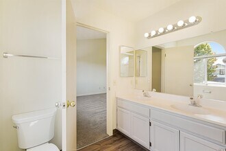 7 Meridian Cir in Rohnert Park, CA - Building Photo - Building Photo