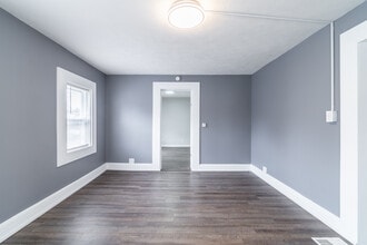 114 Parker Ave in Kendallville, IN - Building Photo - Building Photo