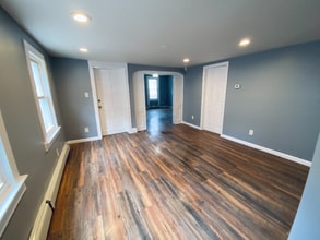 300 Townsend St in New Brunswick, NJ - Foto de edificio - Building Photo