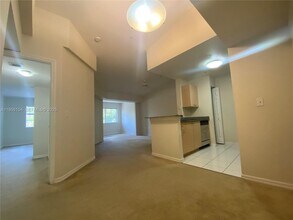 2544 Centergate Dr in Miramar, FL - Building Photo - Building Photo