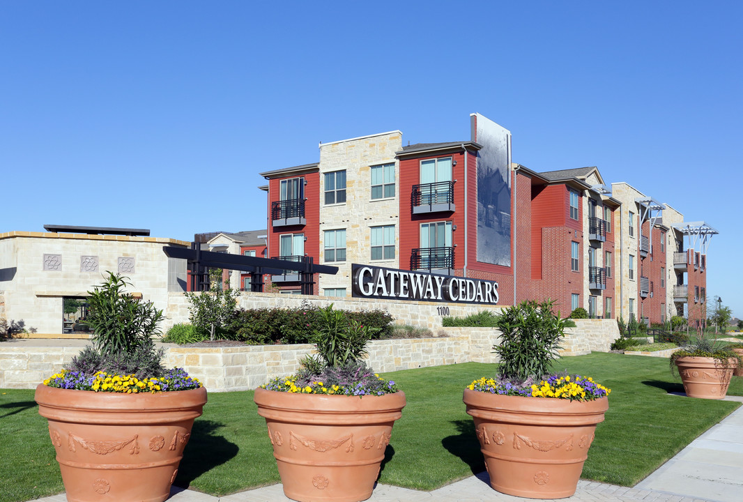 Gateway Cedars Apartments Photo