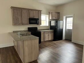 206 N Main St, Unit 206 N Main Street in Auburn, IN - Building Photo - Building Photo