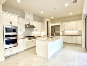 222 Parkwood in Irvine, CA - Building Photo - Building Photo