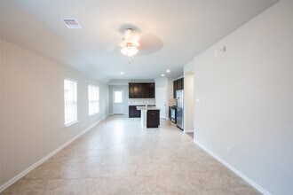 12111 Parade Park Pl in Houston, TX - Building Photo - Building Photo