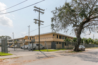 Newberg in Miami, FL - Building Photo - Building Photo