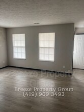 2983 Megan Cir in Youngstown, OH - Building Photo - Building Photo
