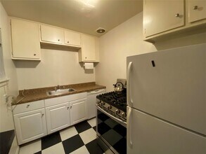 205 Avondale St in Houston, TX - Foto de edificio - Building Photo