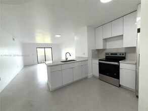 15969 NW 64th Ave in Hialeah, FL - Building Photo - Building Photo