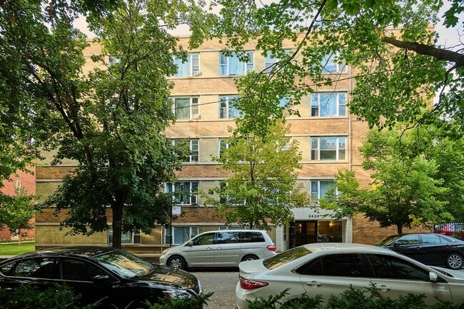 2424 W Estes Ave in Chicago, IL - Building Photo - Building Photo