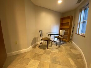 103 Gainsborough St, Unit 006 in Boston, MA - Foto de edificio - Building Photo