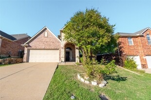 1067 Valley Vista Dr in Irving, TX - Building Photo