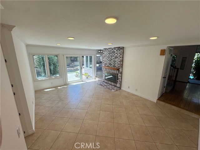 21041 Shaw Ln in Huntington Beach, CA - Building Photo - Building Photo