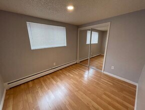 4961 King St in Denver, CO - Foto de edificio - Building Photo