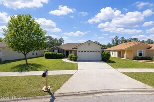 3849 Hideaway Lane in Middleburg, FL - Building Photo