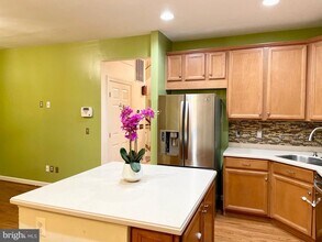 9135 Silvershadow Ct in Lorton, VA - Building Photo - Building Photo