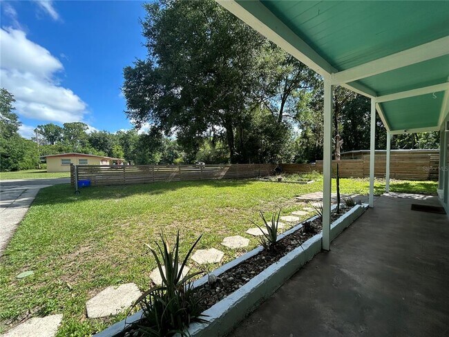 1215 NE 21 Ave in Gainesville, FL - Building Photo - Building Photo