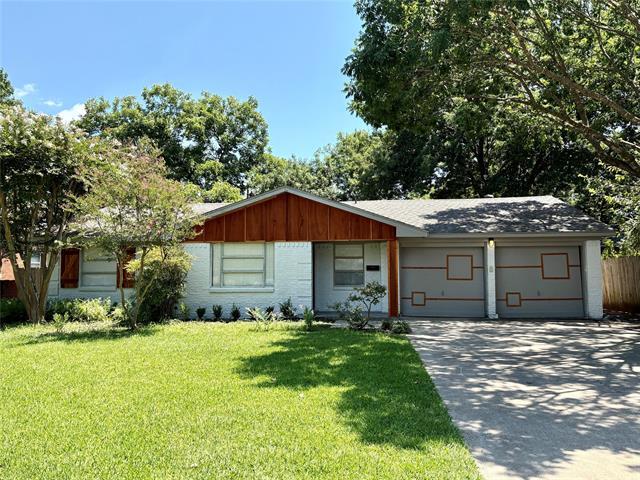 208 Pensacola Ave in Waxahachie, TX - Building Photo
