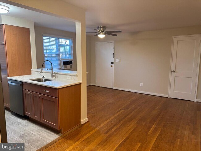 property at 133 S Courthouse Rd