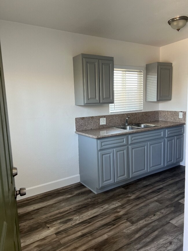 429 W Ramona Dr in Rialto, CA - Building Photo - Building Photo