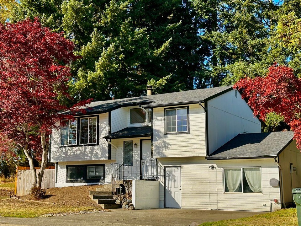 12712 SE 276th Pl in Kent, WA - Building Photo