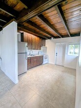 321 SE 15th Ave in Deerfield Beach, FL - Foto de edificio - Building Photo