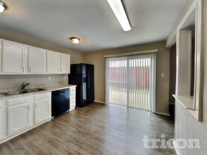 7541 Christie Ln in Dallas, TX - Building Photo - Building Photo