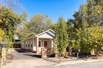 2112 E 16th St in Austin, TX - Foto de edificio - Building Photo