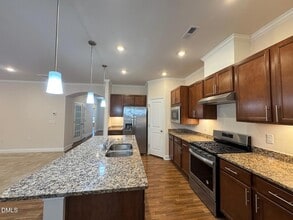 2323 Bethpage Dr in Fuquay Varina, NC - Foto de edificio - Building Photo