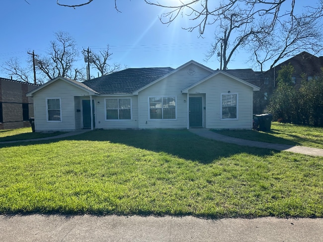 property at 713 S 9th St