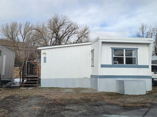 430 N C St in Livingston, MT - Foto de edificio - Building Photo