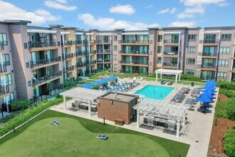 610 West in Brooklyn Park, MN - Building Photo - Building Photo