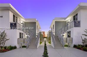 1542 NW 2nd St, Unit # 103 in Miami, FL - Foto de edificio - Building Photo