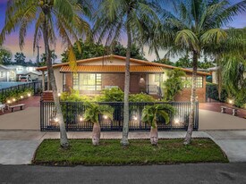 8020 SW 19th St in Miami, FL - Building Photo