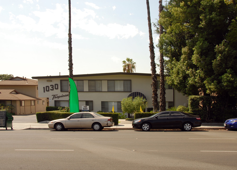 Tropicana Apartments in Arcadia, CA - Building Photo