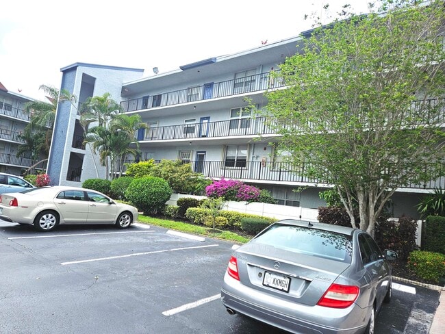 14747 Cumberland Dr in Delray Beach, FL - Building Photo - Building Photo