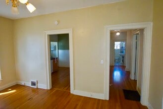 108 Fayette St, Unit B in Staunton, VA - Foto de edificio - Building Photo