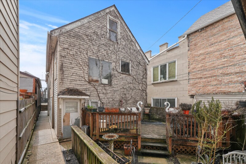 2133 W 18th Pl, Unit Coach House in Chicago, IL - Building Photo