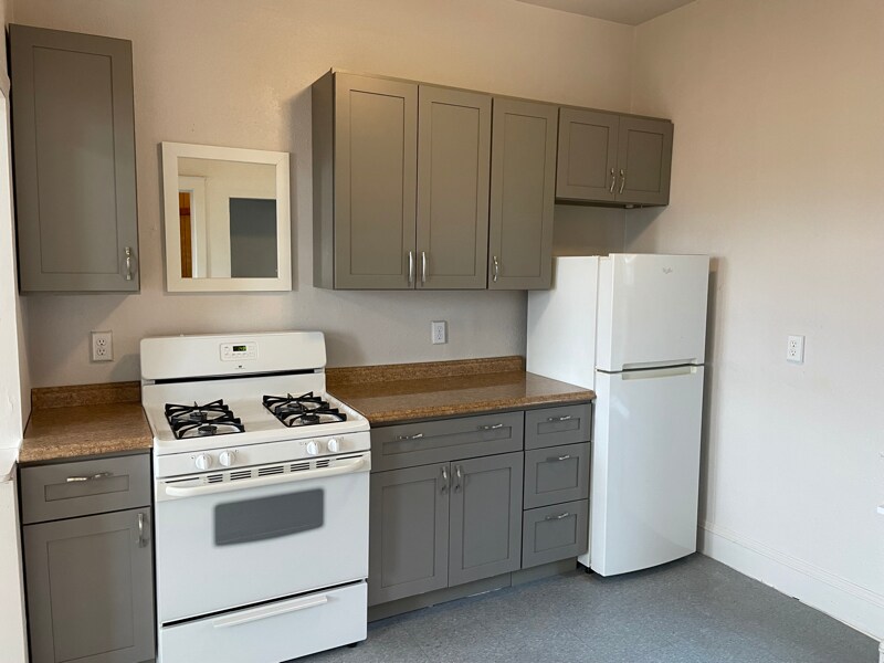 317 1/2 N 4th Ave W in Duluth, MN - Building Photo