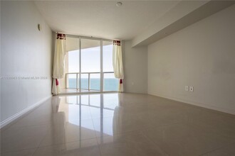 16699 Collins Ave, Unit 2809 in Sunny Isles Beach, FL - Building Photo - Building Photo