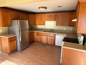 10633 Woolmarket Lake Rd in Biloxi, MS - Building Photo - Building Photo