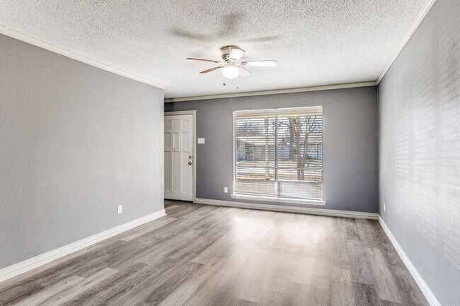 10511 Castlerock Dr in Dallas, TX - Building Photo - Building Photo